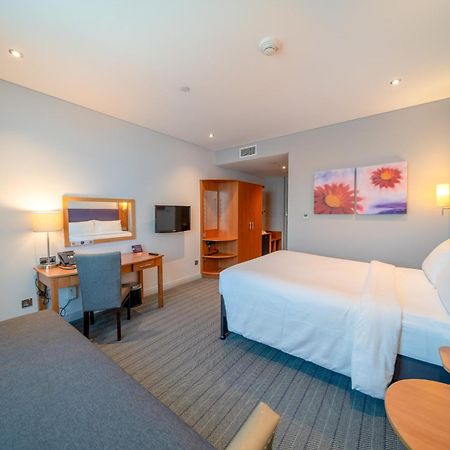 Premier Inn Abu Dhabi Airport Business Park Εξωτερικό φωτογραφία
