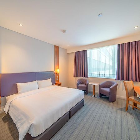 Premier Inn Abu Dhabi Airport Business Park Εξωτερικό φωτογραφία