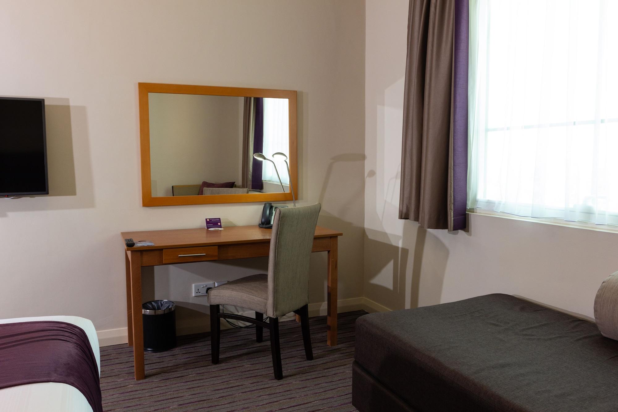 Premier Inn Abu Dhabi Airport Business Park Εξωτερικό φωτογραφία