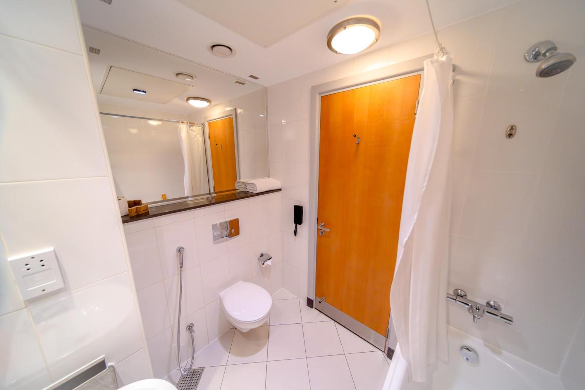 Premier Inn Abu Dhabi Airport Business Park Εξωτερικό φωτογραφία