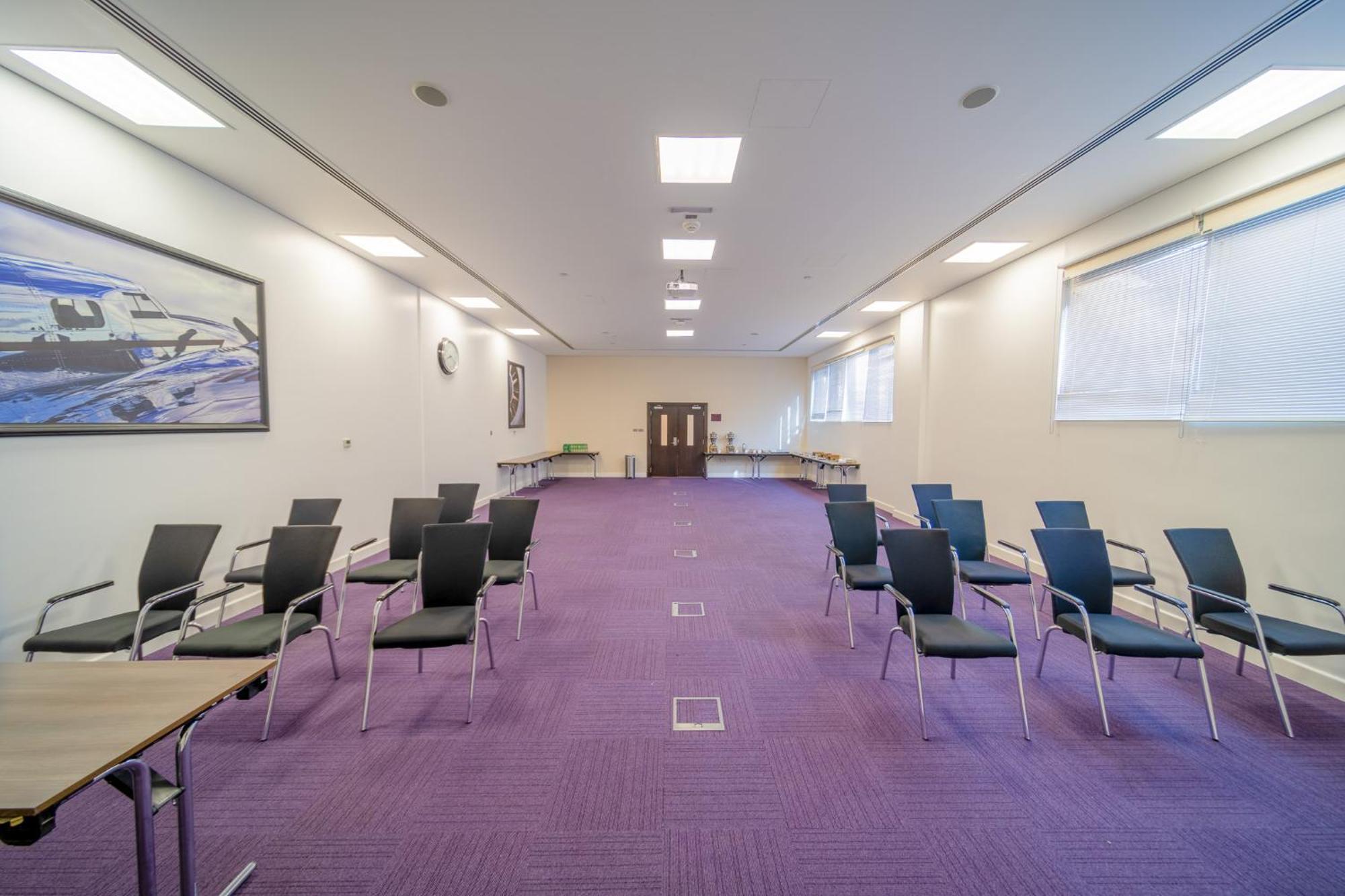 Premier Inn Abu Dhabi Airport Business Park Εξωτερικό φωτογραφία
